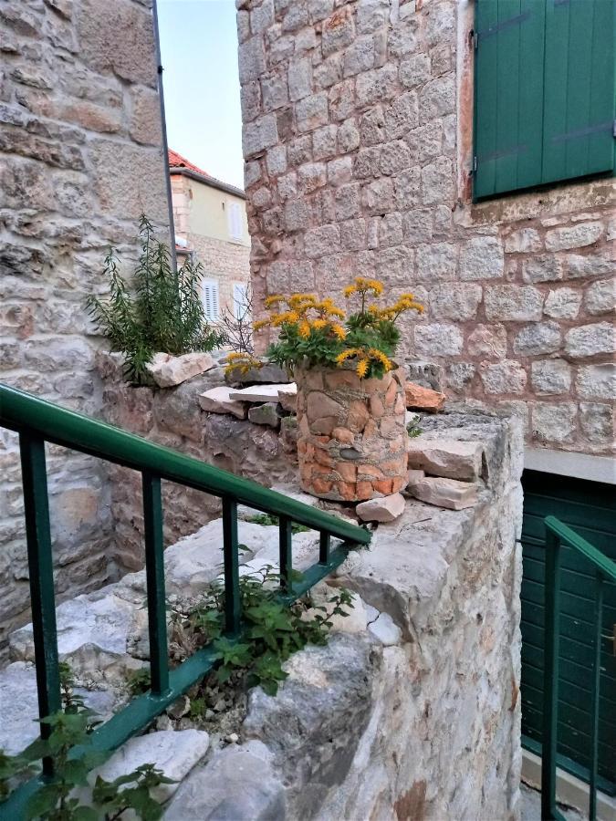 Apartment Megi In Supetar Historical Core Zewnętrze zdjęcie